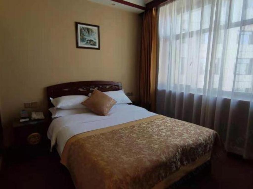 Lanzhou Hualian Hotel Exterior photo
