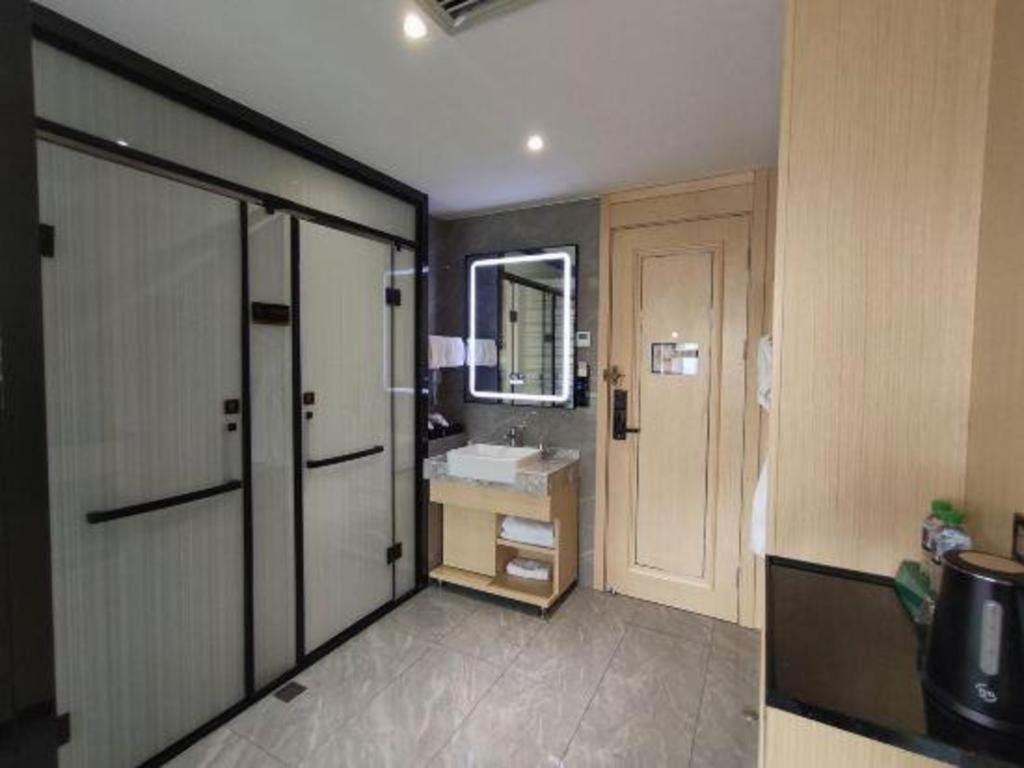 Lanzhou Hualian Hotel Exterior photo