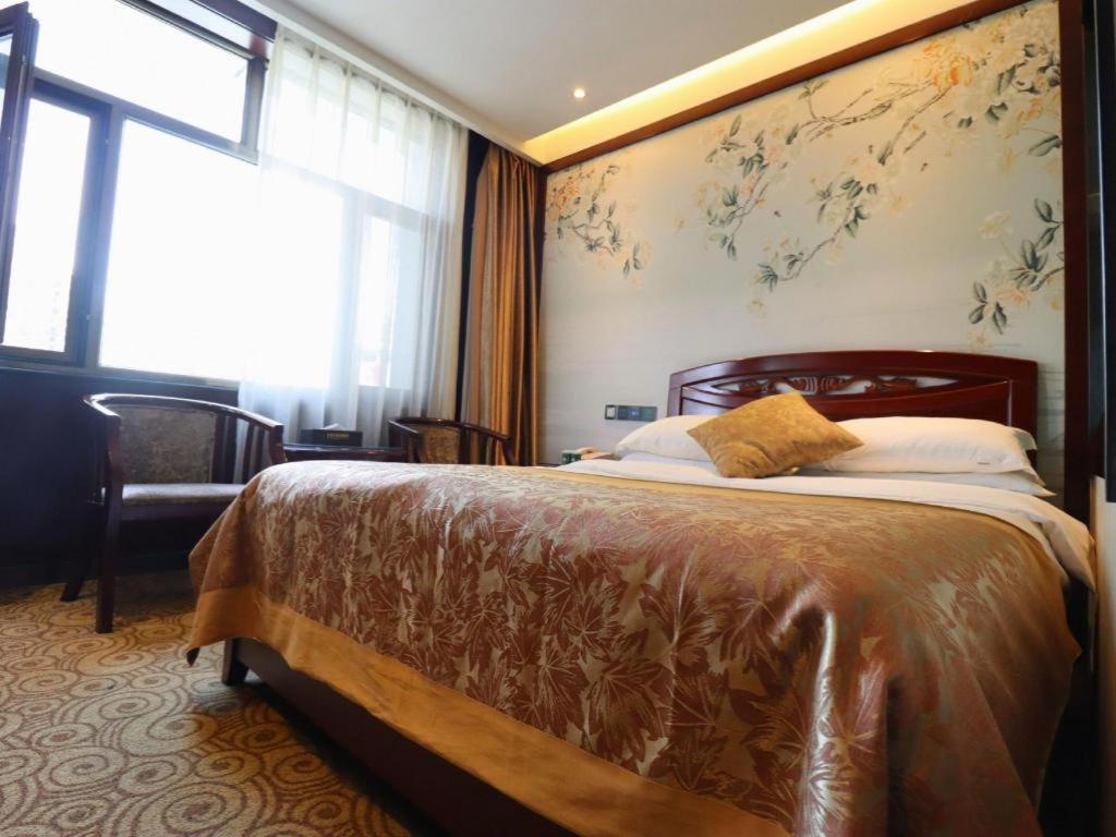 Lanzhou Hualian Hotel Exterior photo
